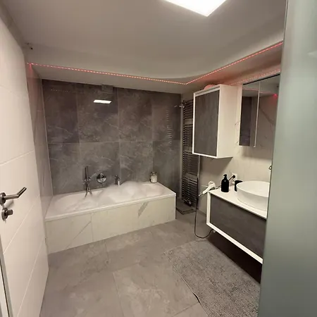 Thecornerloft アパート ジンゲン